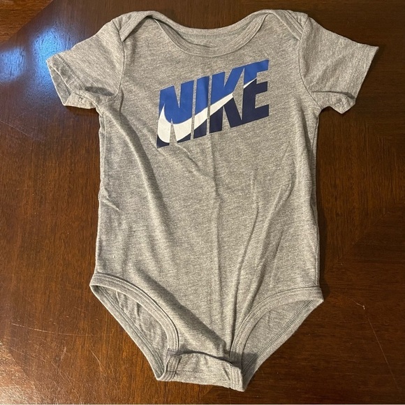 Nike | Logo Bodysuit & Shorts Set | 18 mo - Picture 2 of 7